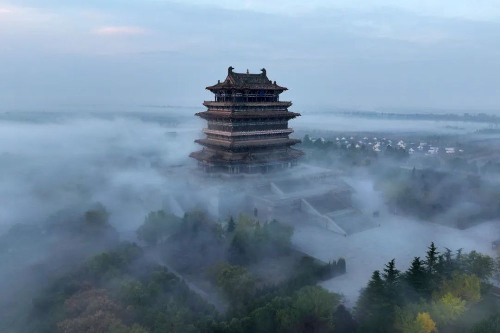 鹳雀楼。新华社发（陈春明 摄）