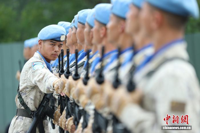 纪念中国人民抗日战争暨世界反法西斯战争胜利80周年大会举办在即。日前，在位于北京的阅兵集训点，阅兵训练有序推进。 中新社记者 蒋启明 摄