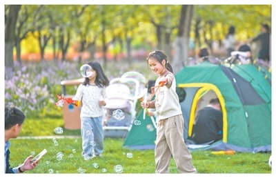 赏春正当时 消费暖意足（大数据观察&middot;春日消费）