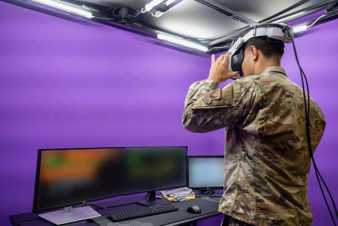 美国空军特种作战司令部引入VR空中交通管制模拟训练