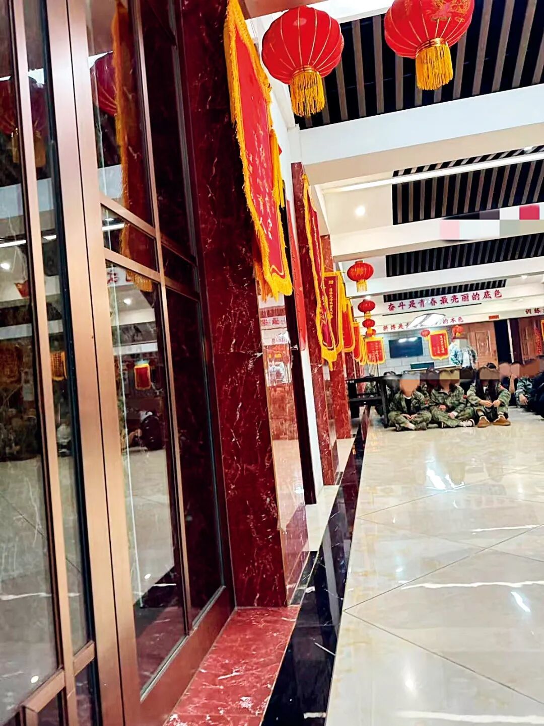 孙哲离校时拍摄的“戒网瘾”机构内部场景 图/受访者提供