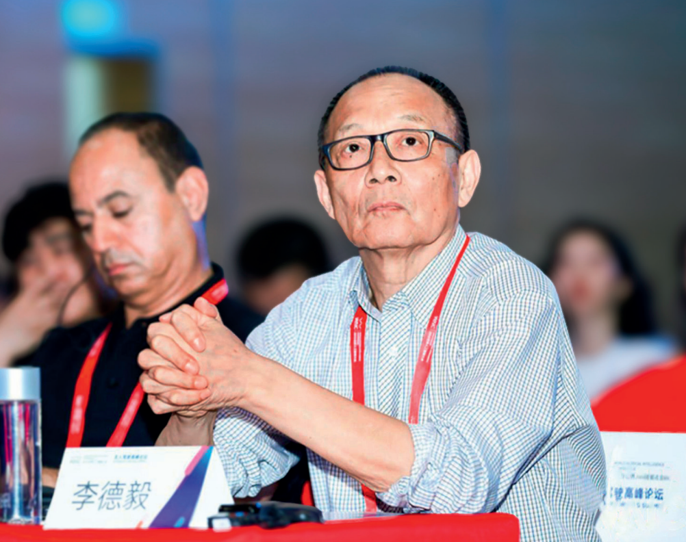 &middot;2019年8月，李德毅在世界人工智能大会无人驾驶高峰论坛上发言。（中国工程院）