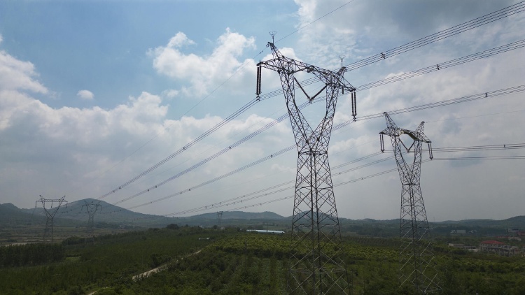 2023年5月23日，湖北荆门，高压输电网络。.jpg