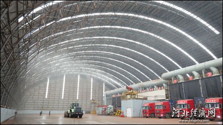 冀南钢铁集团有限公司的自卸料场。巩志宏 摄_副本