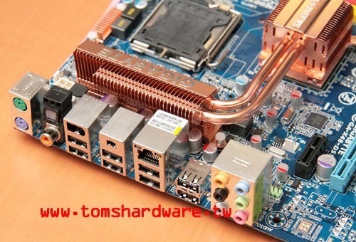 技嘉工作站主板X48-DS5曝光 支持DDR2 