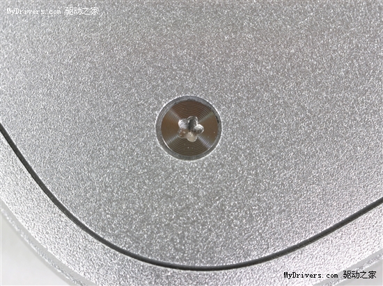 未来薄揭秘 <a class=a_key target=_blank href=http://price.sosol.com.cn/pri_list_brand_2430.html>苹果</a> 11寸<a class=a_key target=_blank href=http://price.sosol.com.cn/ProductDetails_44758.html>MacBook Air</a>拆解