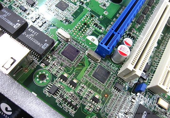 粮草先行：首款SNB Xeon主板已然上市