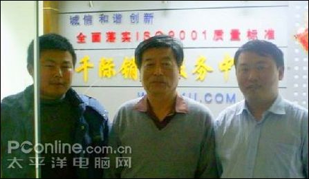 操刀的主角合影