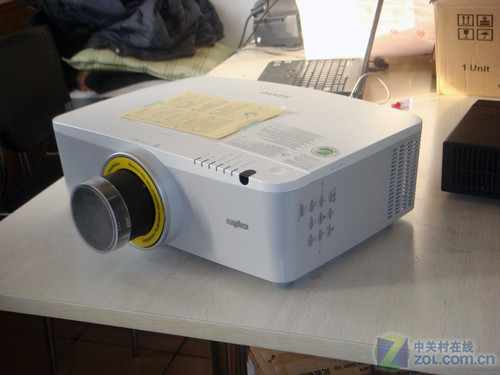 5000流明 三洋XM1000C工程机22500元 