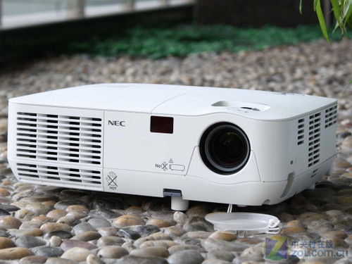 3999元赠激光笔 NEC NP215+投影机促销 
