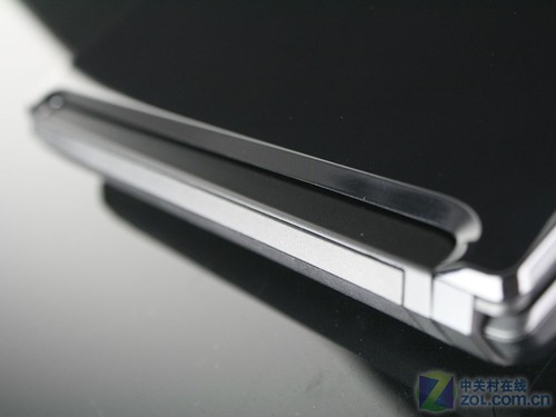 首配APU双核芯 宏碁Aspire One522评测 