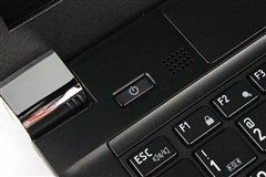 东芝(Toshiba)
Satellite R800笔记本 