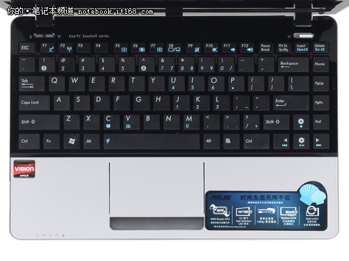 贝壳本风格依旧、配有两个USB3.0接口 
