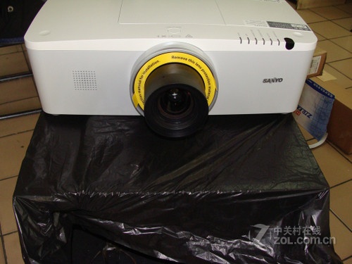 6000流明 三洋PLC-XM1500C投影特价 