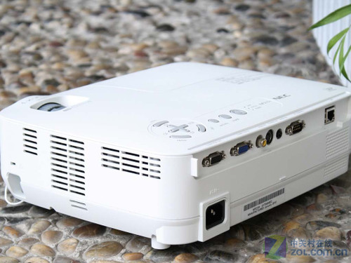 3999元赠激光笔 NEC NP215+投影机促销 