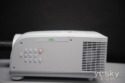 光影星播客 雅图工程投影机LX8000全球首测