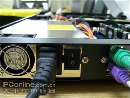 把电源开关扳到1的位置