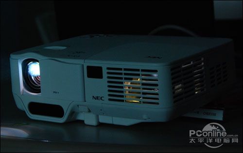 NEC NP63 投影机