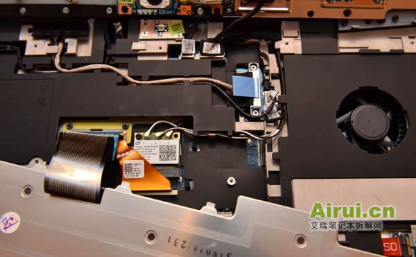 DELL-M17X-R3-6.jpg