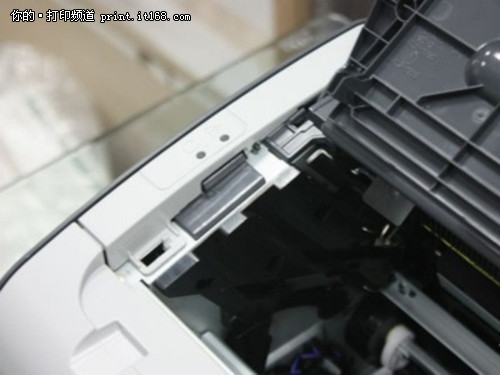 小巧时尚黑白激打 HP 1008打印机仅1120