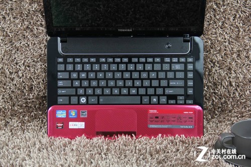 粉嫩如何诠释霸道 东芝M805外观评测