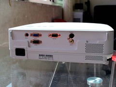 1.1倍变焦比 NEC V230X+投影仅3500元 