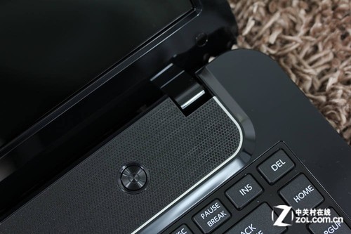 粉嫩如何诠释霸道 东芝M805外观评测