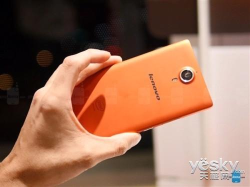 全球首款Intel 64位四核手机 联想发布P90
