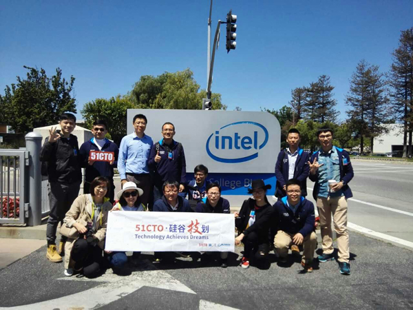 在intel的合影