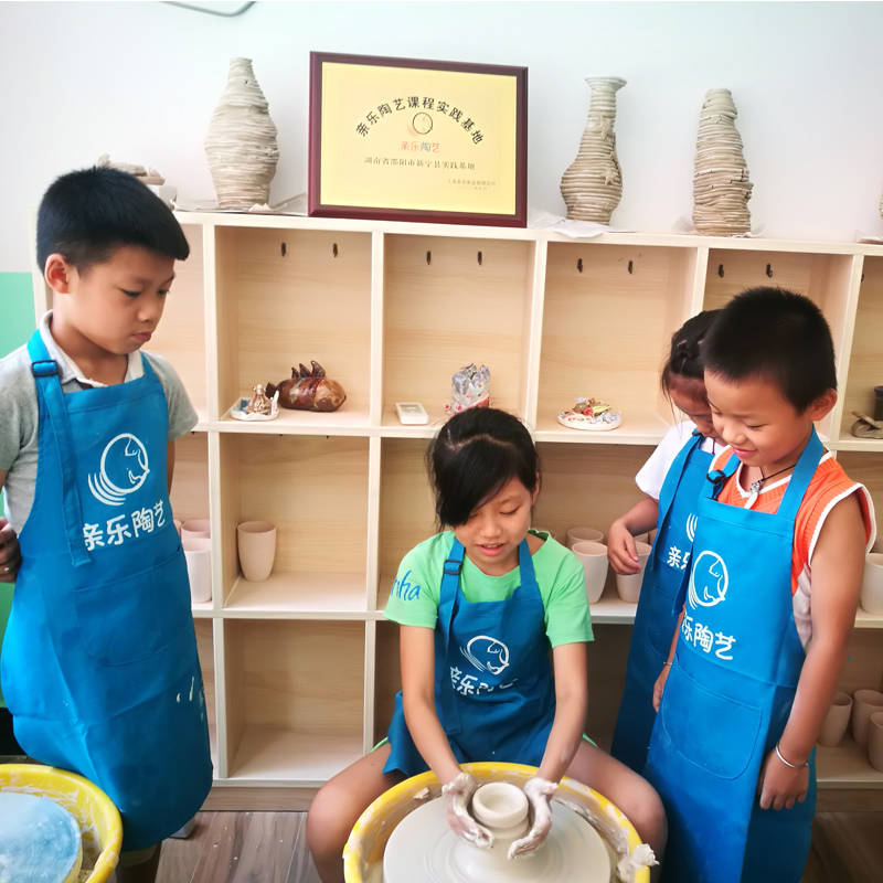 幼儿园陶艺课儿童陶艺课幼儿园陶艺教室陶艺培训陶艺课堂陶艺亲子活动.jpg