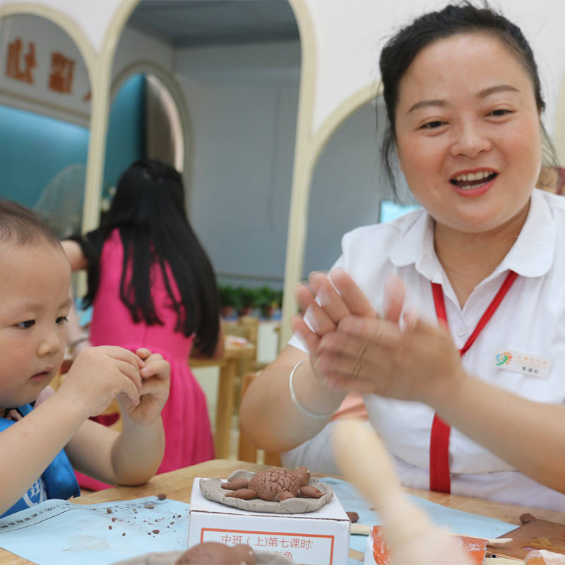幼儿园陶艺课儿童陶艺课幼儿园陶艺教室陶艺培训陶艺课堂陶艺亲子活动2.jpg