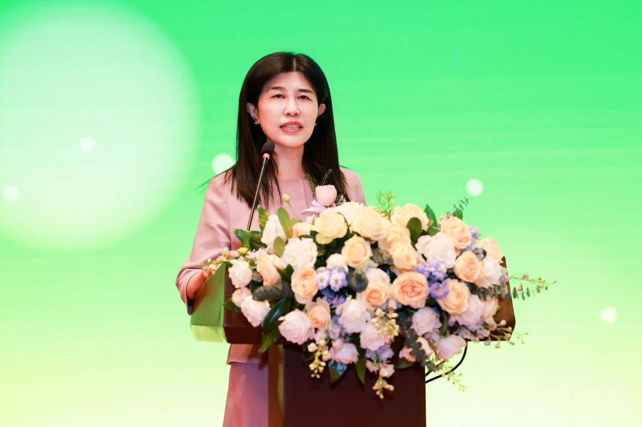 外研集团（外研社）党委书记、董事长，外研社社长 王芳