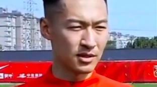 国足队长吴曦吃海参