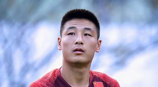 国足球员工资排名