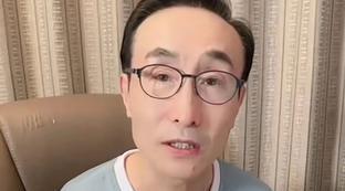 女足巩汉林签名