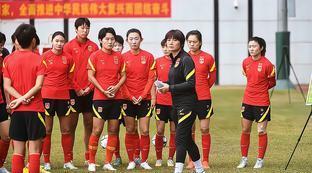 女足的主教练
