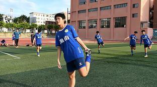 孩子踢足球有出路吗