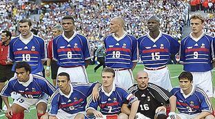 世界杯足球赛冠军奖杯叫什么