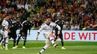 c罗曼联训练动图