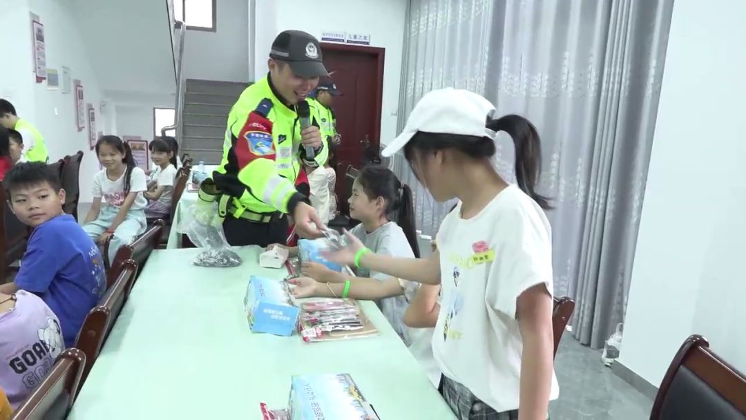关爱罗源留守儿童,交通安全知识必送达!他们来了! 关爱罗源留守儿童,交通安全知识必送达!他们来了!