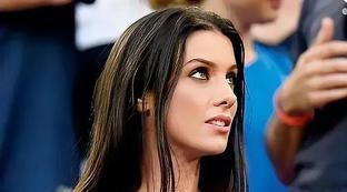 内马尔足球历史地位