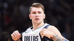 诺维茨基东契奇球星卡