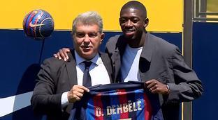 登贝莱亮相巴萨颠球