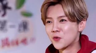 c罗关注鹿晗笑疯