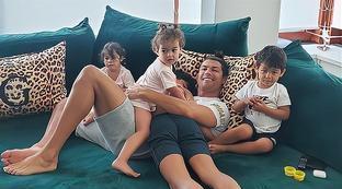 乔治娜c罗天天做