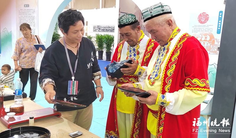 福建非遗项目在新疆展出 包括寿山石雕、福州脱胎漆器髹饰技艺等