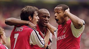 阿森纳拿到两个冠军是谁