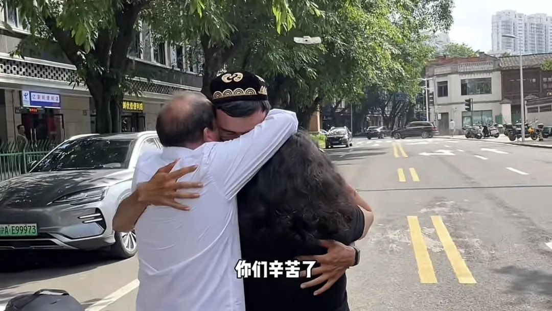 126天！“回家”的1.82米新疆小伙激动到哭