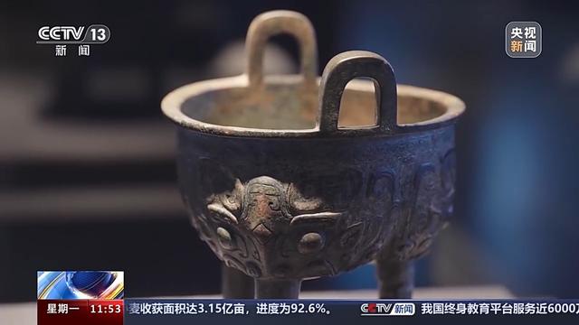 甲骨文中最早的“中”字和“国”字出现在哪？揭秘