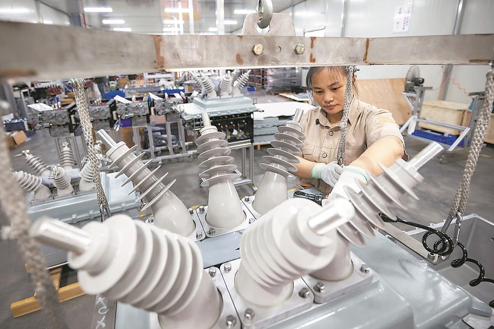 罗源：新型智能断路器生产线投产